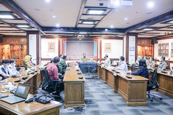 Bupati Hendy Ajak BI dan Perbankan di Jember Ringankan Beban Masyarakat Terdampak Covid-19